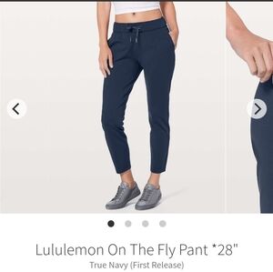 lululemon On the Fly 7/8 Pants Navy